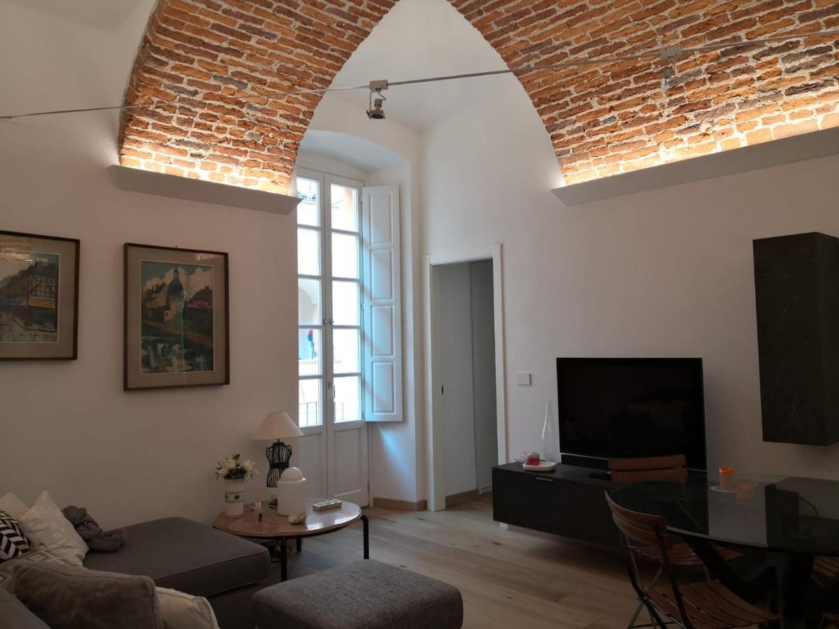 Casa Del Conte Massimiliano Roero Lägenhet Cuneo Exteriör bild